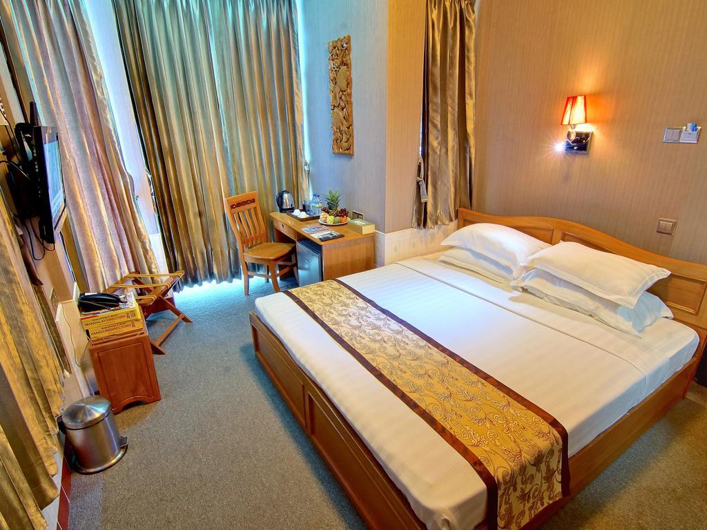Smart Hotel Мандалей Екстериор снимка